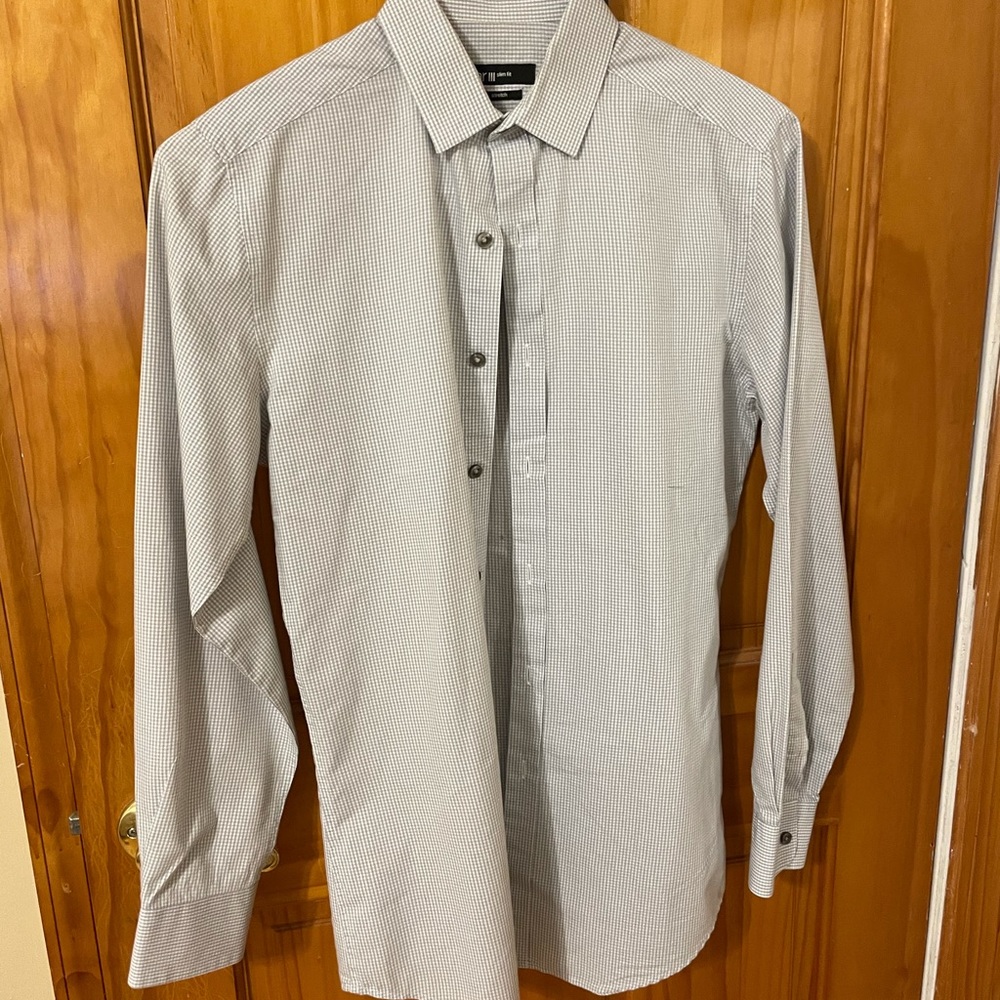Men’s Bar III Dress Shirt Size Small. 32-33 Slim Fit.Plaid